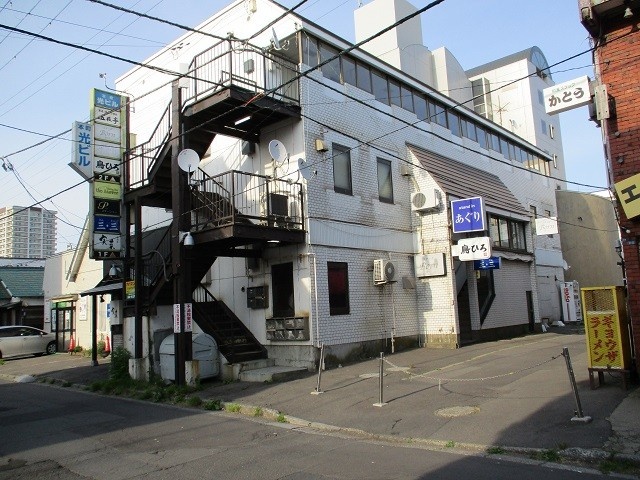 ラトゥール本町ビル-2階左奥
