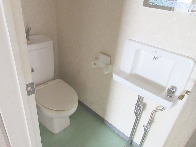 トイレは水洗