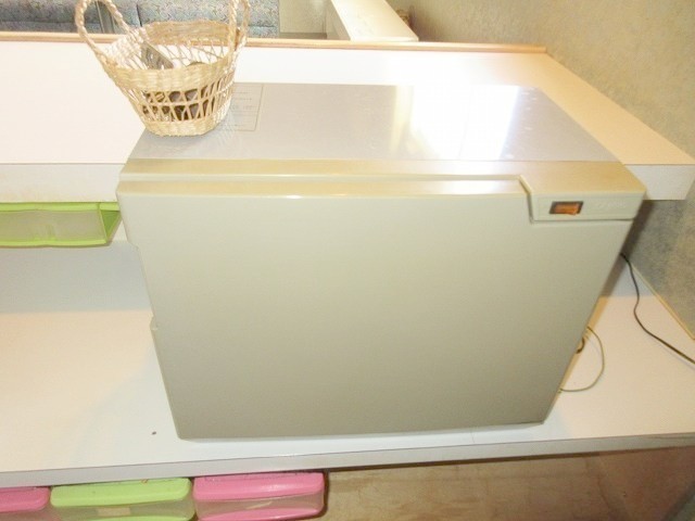 カウンター内のおしぼり器