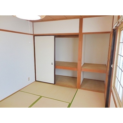 和室の収納内部