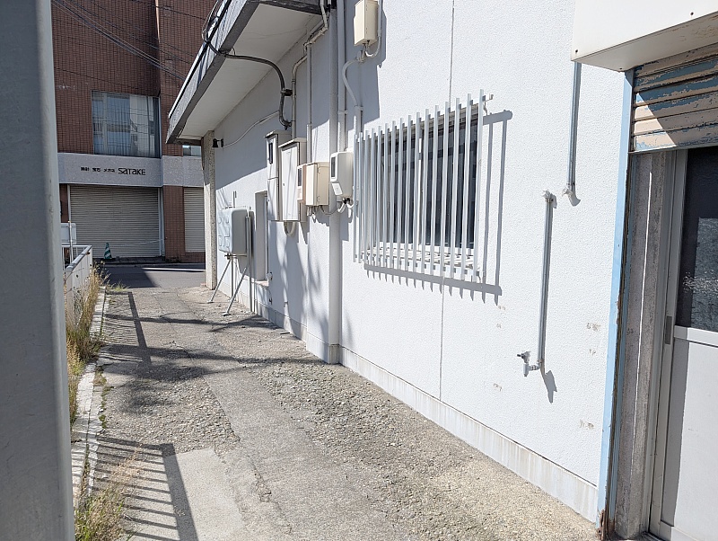 建物側面