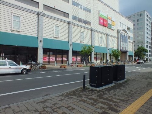 マックスバリュマルヤマクラス店まで85m