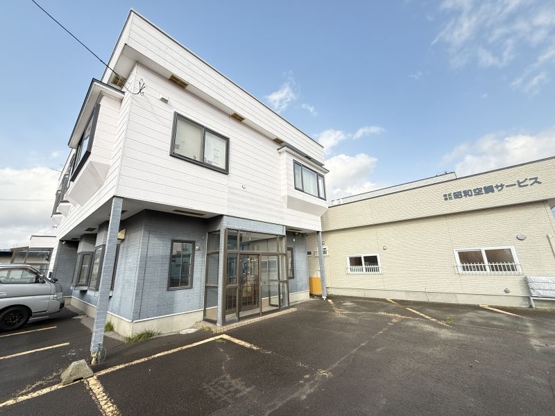 亀田港町37番店舗1F～当社に鍵あります～