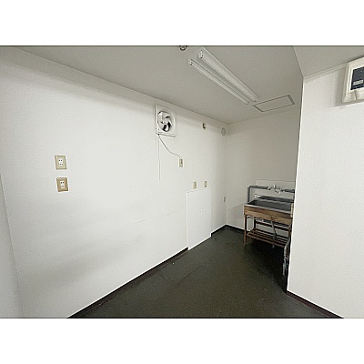温水を使う場合は壁掛け給湯器が別途必要となります。
