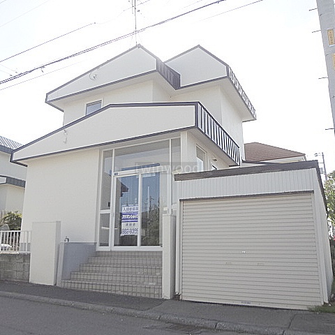 平岡8-2貸家