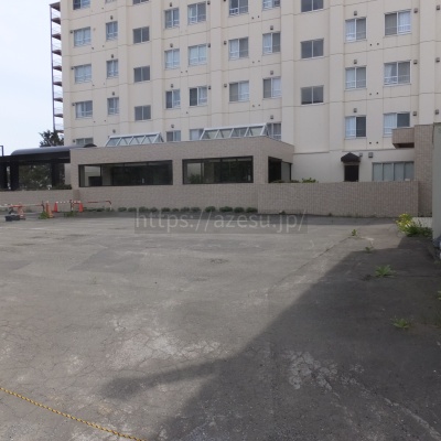 店舗裏　駐車スペース