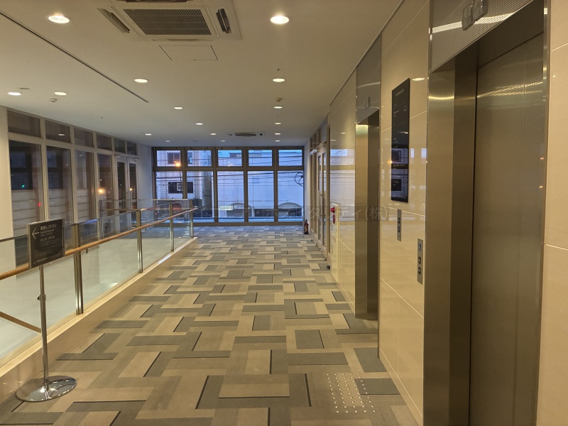 2階ホール（エレベーター前）