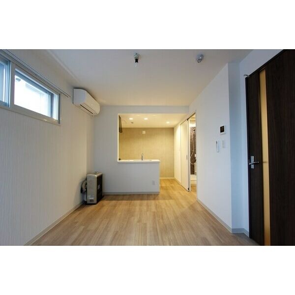 角部屋ならではの窓がある明るいLDK