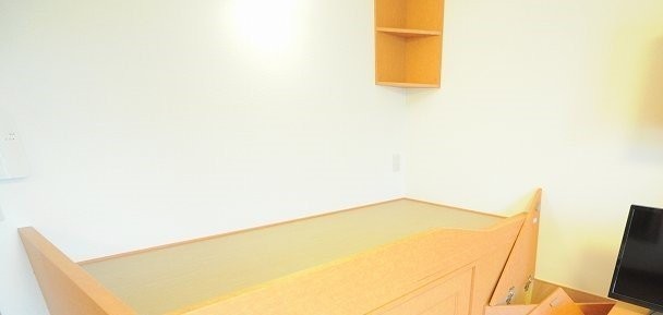 落ち着いて過ごせるお部屋なので、寝室にいかがでしょうか