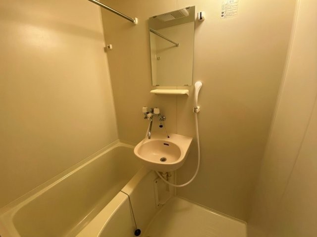 日々の疲れを癒すお風呂付です