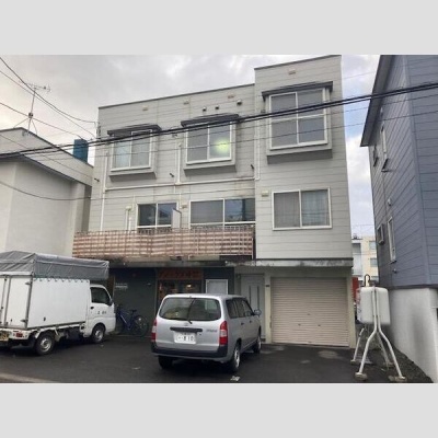 建物外観・前面の様子