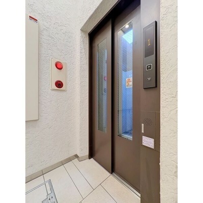 建物共用エレベーター