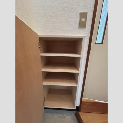 玄関まわりの靴収納