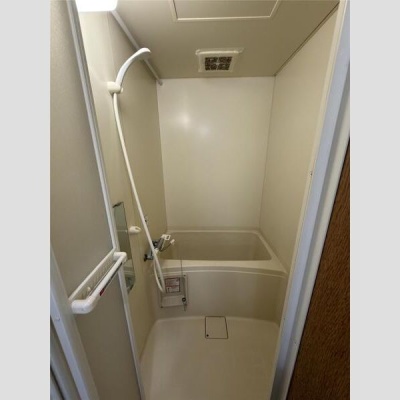 トイレと分かれた浴室