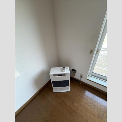 居間に設置された暖房機