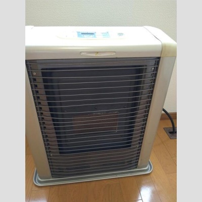居間に設置された暖房機