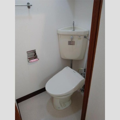浴室と分かれたトイレスペース