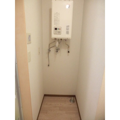 室内洗濯機置場・給湯器
