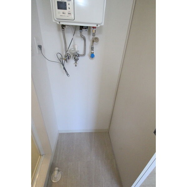 室内洗濯機置場・給湯器