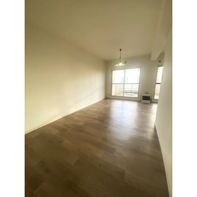 LD18帖。バルコニーに面した居間です。