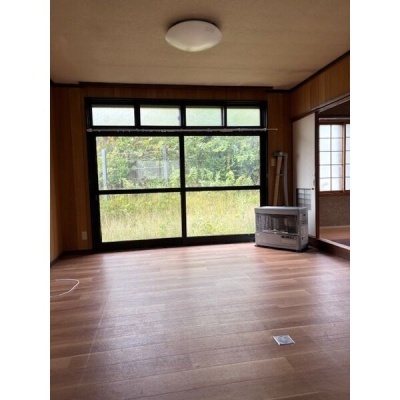 窓のある居間