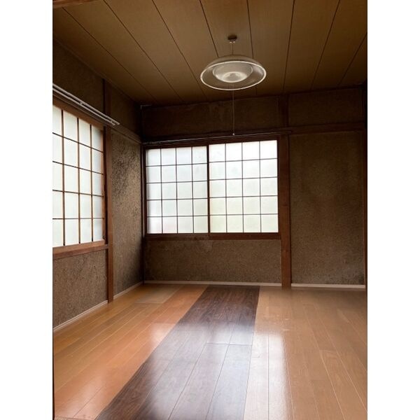 洋室・木目の床
