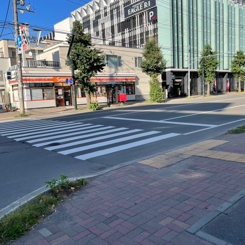 道路をはさんだ向かいにセイコーマート