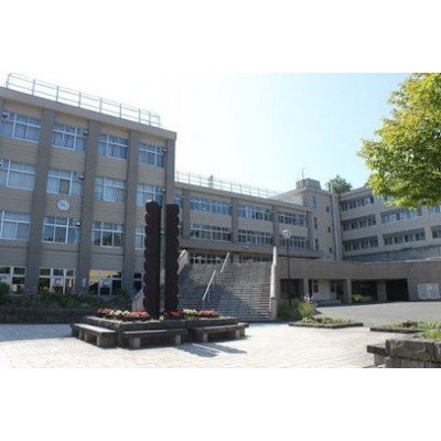 札幌市立稲穂中学校まで720m