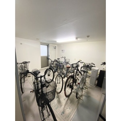 共用の屋内駐輪場