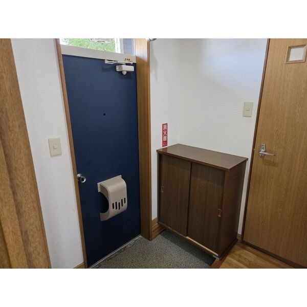 靴箱を備えた玄関