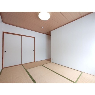 押入れを備えた和室