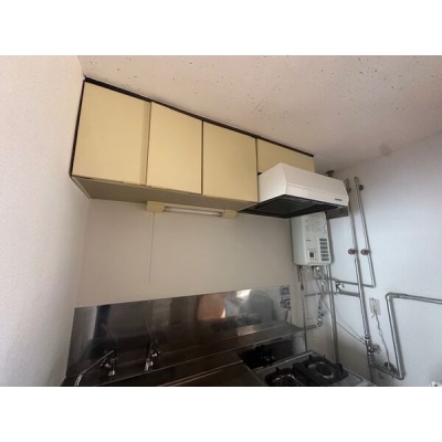 キッチン吊戸棚・給湯器