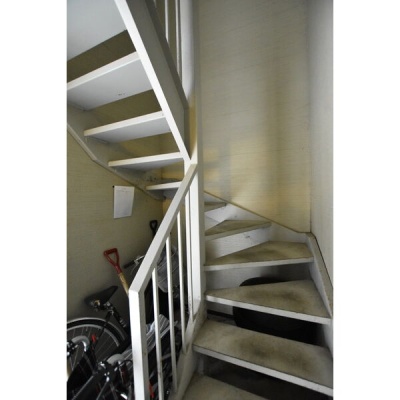 建物内の共用階段