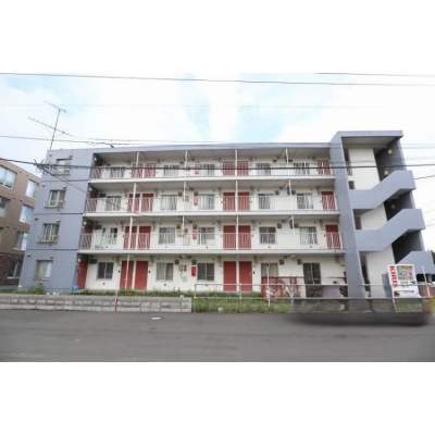 建物正面の外観