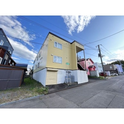 南西向きのお部屋がある建物外観