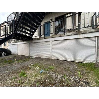 建物下の車庫