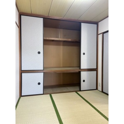 和室の押入内部
