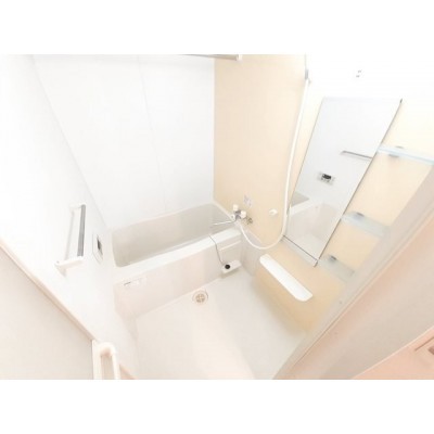コンパクトで使いやすいお風呂です