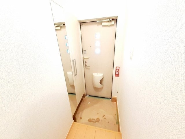 落ち着いた玄関です