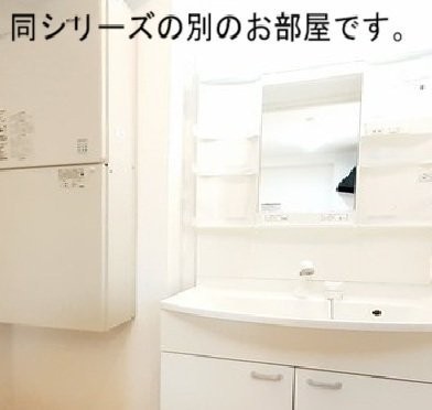 明るい洗面所です