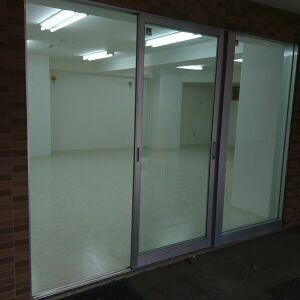 店舗入口まわり