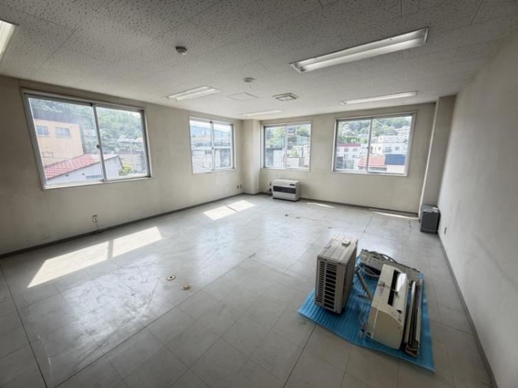 室内の別角度。用途やレイアウトをご相談ください。
