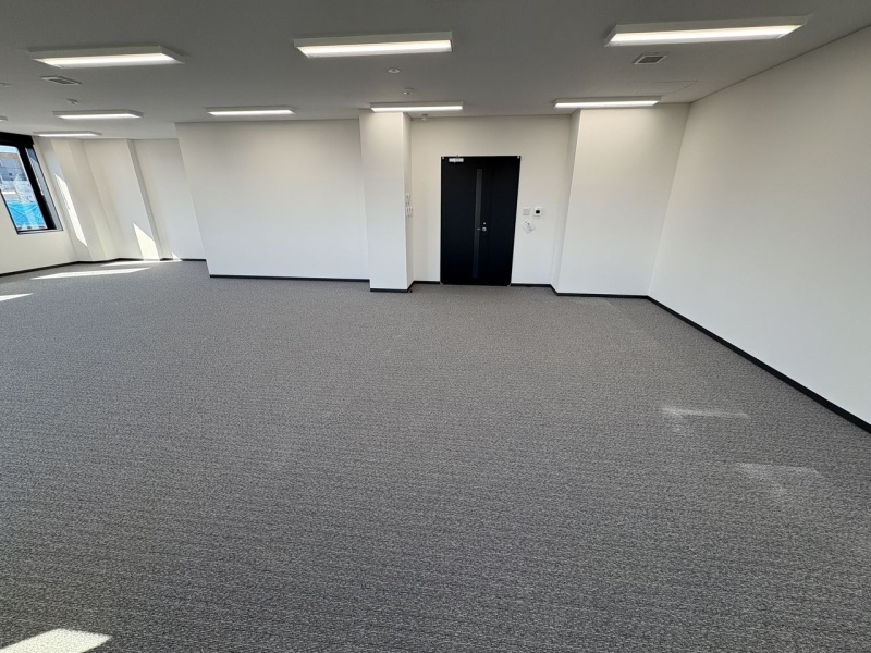 区画入口側からの室内