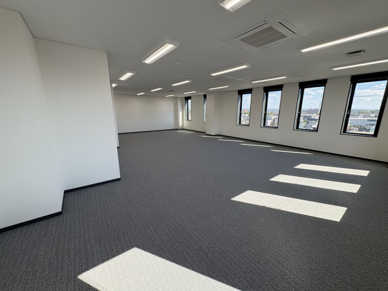 二面採光の明るい角区画