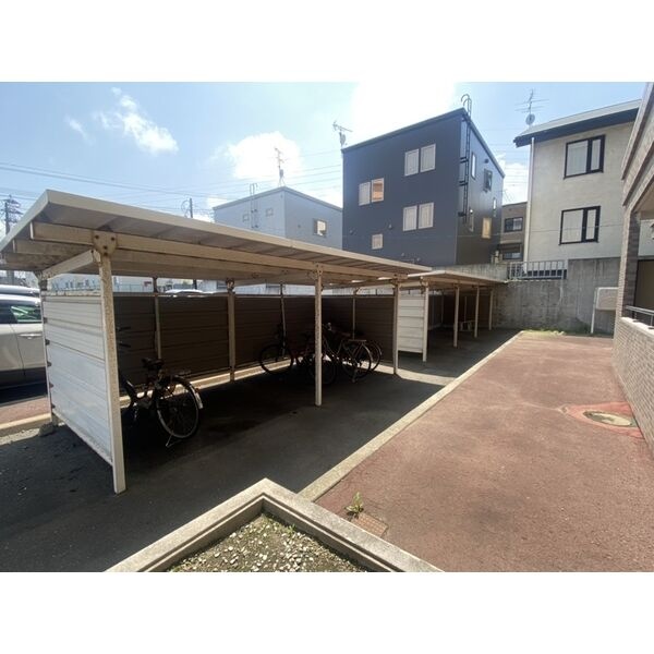 屋根付き駐輪場
