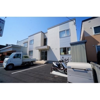 シャープなデザインが印象的な洗練の住まい