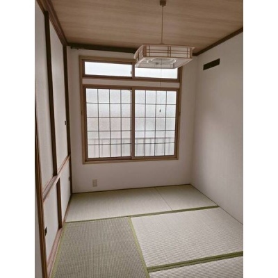 障子窓のある和室