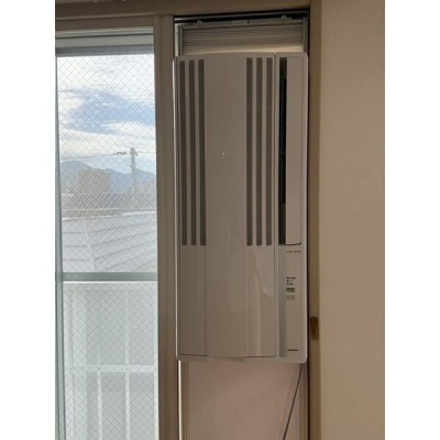 新規設置済みの窓用エアコン
