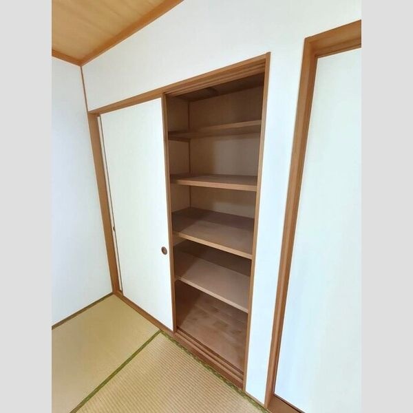 和室の押入収納