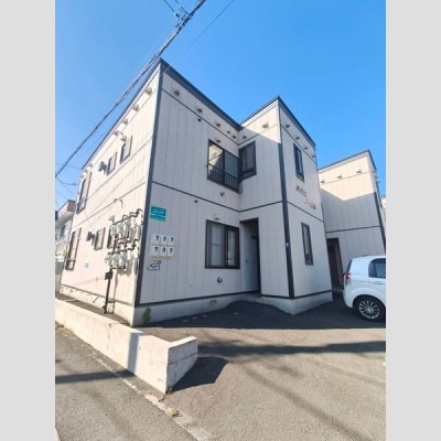 別角度から見た建物外観